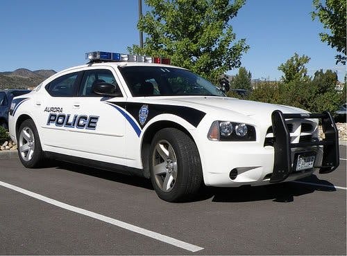 Colorado: Aurora Police Stop and Handcuff Every Adult at Street Intersection to Find Robber