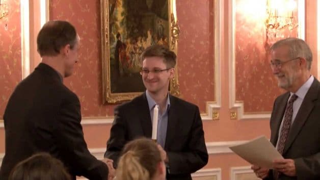 Edward Snowden Wins International Award for Integrity and Intelligence