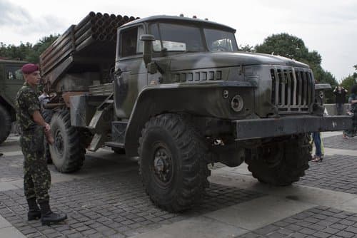 Academics Say Arming Ukrainian Forces Could Make Things Worse