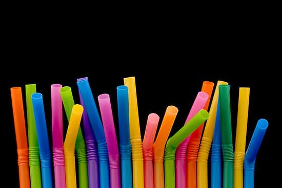 Why Americans Should Stop Using Drinking Straws?