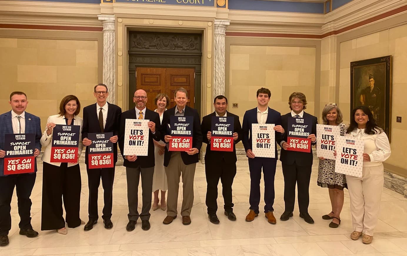 SQ836 supporters