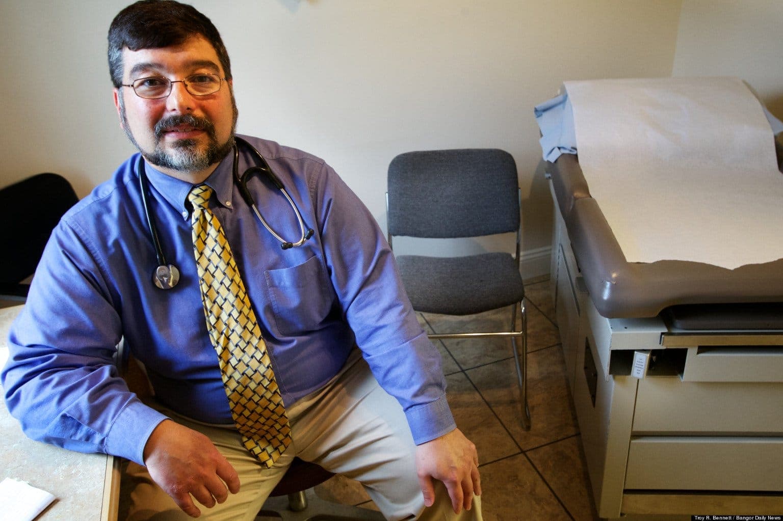 Physician Cuts Patient Costs in Half by Not Taking Insurance