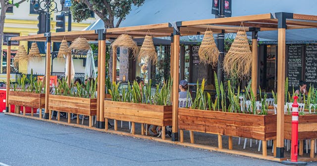 Make Smoke-Free Outdoor Dining Permanent in San Diego After COVID-19