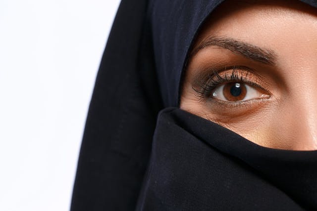 5 Things You Wouldn't Believe Women Can't Do in Saudi Arabia