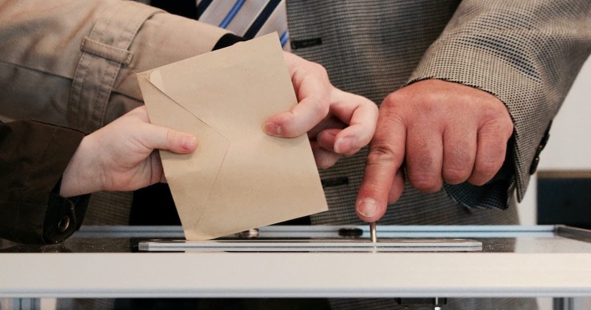 It's Time For Nonpartisan Leadership to Run State Elections